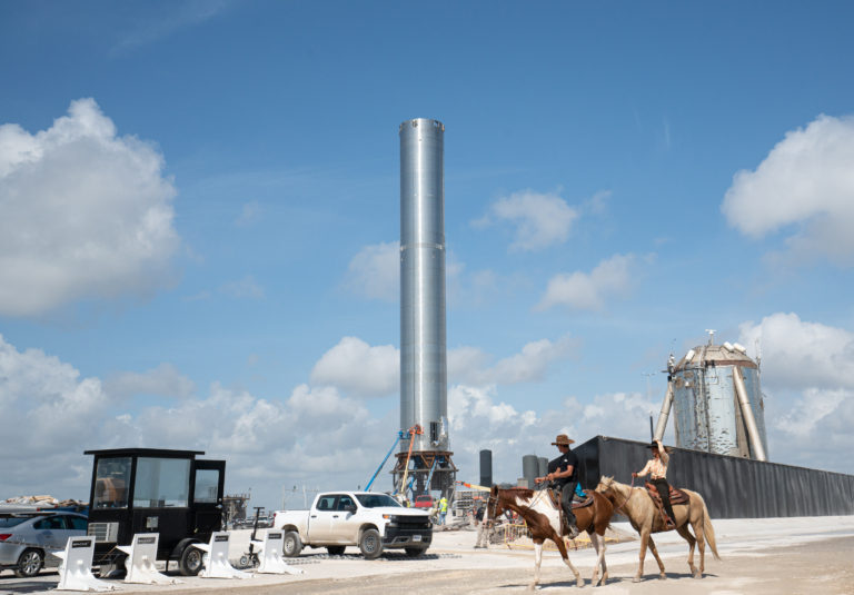 SpaceX Super Heavy booster BN3 and horses