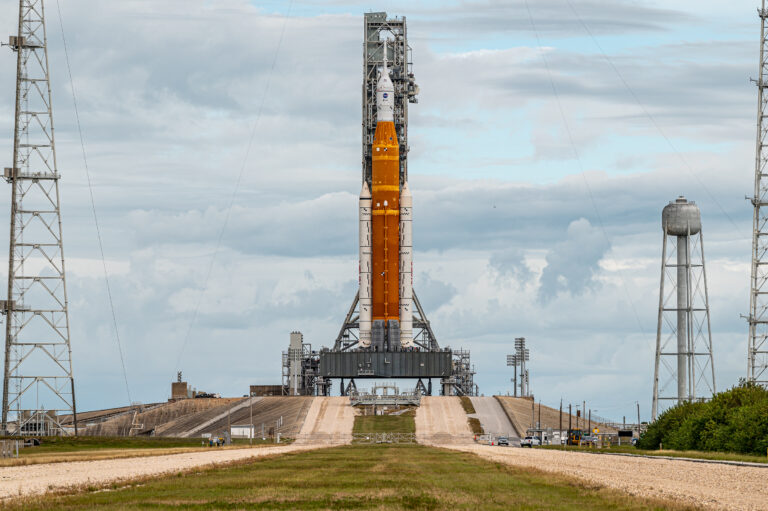 SLS at 39B on L-1 as seen from the crawler way.